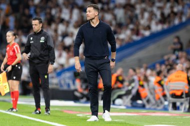 Madrid, İspanya - 4 Ekim 2025: Madrid ile Villarreal arasındaki La Liga maçı Madrid 'de oynandı. Maç sırasında Real Madrid oyuncuları. 15 kez Şampiyonlar Ligi şampiyonu. Beyazlar.