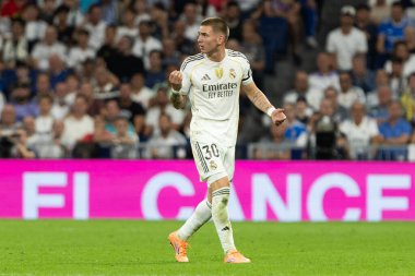 Madrid, İspanya - 4 Ekim 2025: Madrid ile Villarreal arasındaki La Liga maçı Madrid 'de oynandı. Maç sırasında Real Madrid oyuncuları. 15 kez Şampiyonlar Ligi şampiyonu. Beyazlar.