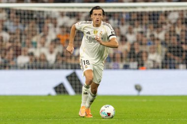 Madrid, İspanya - 4 Ekim 2025: Madrid ile Villarreal arasındaki La Liga maçı Madrid 'de oynandı. Maç sırasında Real Madrid oyuncuları. 15 kez Şampiyonlar Ligi şampiyonu. Beyazlar.