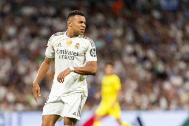 Madrid, İspanya - 4 Ekim 2025: Madrid ile Villarreal arasındaki La Liga maçı Madrid 'de oynandı. Maç sırasında Real Madrid oyuncuları. 15 kez Şampiyonlar Ligi şampiyonu. Beyazlar.