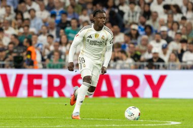 Madrid, İspanya - 4 Ekim 2025: Madrid ile Villarreal arasındaki La Liga maçı Madrid 'de oynandı. Maç sırasında Real Madrid oyuncuları. 15 kez Şampiyonlar Ligi şampiyonu. Beyazlar.