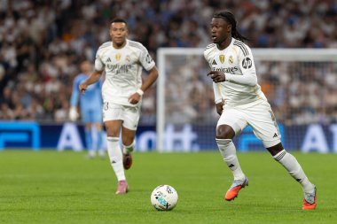 Madrid, İspanya - 4 Ekim 2025: Madrid ile Villarreal arasındaki La Liga maçı Madrid 'de oynandı. Maç sırasında Real Madrid oyuncuları. 15 kez Şampiyonlar Ligi şampiyonu. Beyazlar.