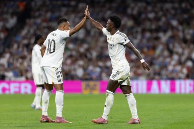 Madrid, İspanya - 4 Ekim 2025: Madrid ile Villarreal arasındaki La Liga maçı Madrid 'de oynandı. Maç sırasında Real Madrid oyuncuları. 15 kez Şampiyonlar Ligi şampiyonu. Beyazlar.