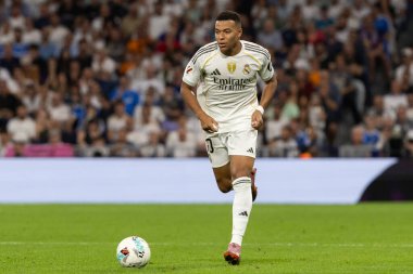 Madrid, İspanya - 4 Ekim 2025: Madrid ile Villarreal arasındaki La Liga maçı Madrid 'de oynandı. Maç sırasında Real Madrid oyuncuları. 15 kez Şampiyonlar Ligi şampiyonu. Beyazlar.