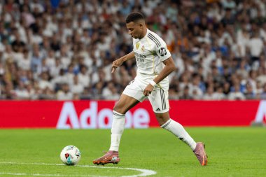 Madrid, İspanya - 4 Ekim 2025: Madrid ile Villarreal arasındaki La Liga maçı Madrid 'de oynandı. Maç sırasında Real Madrid oyuncuları. 15 kez Şampiyonlar Ligi şampiyonu. Beyazlar.