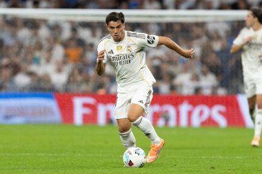 Madrid, İspanya - 4 Ekim 2025: Madrid ile Villarreal arasındaki La Liga maçı Madrid 'de oynandı. Maç sırasında Real Madrid oyuncuları. 15 kez Şampiyonlar Ligi şampiyonu. Beyazlar.