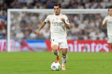 Madrid, İspanya - 4 Ekim 2025: Madrid ile Villarreal arasındaki La Liga maçı Madrid 'de oynandı. Maç sırasında Real Madrid oyuncuları. 15 kez Şampiyonlar Ligi şampiyonu. Beyazlar.