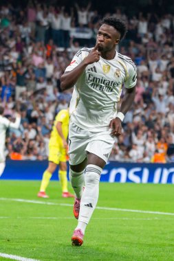 Madrid, İspanya - 4 Ekim 2025: Madrid ile Villarreal arasındaki La Liga maçı Madrid 'de oynandı. Maç sırasında Real Madrid oyuncuları. 15 kez Şampiyonlar Ligi şampiyonu. Beyazlar.