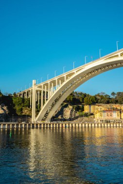 Ponte da Arrabida, Porto Portekiz 'deki Douro Köprüsü..