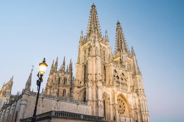 İspanya, Burgos Katedrali 'nde gün batımı.