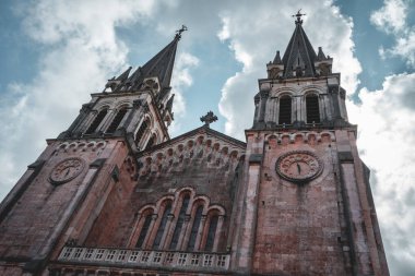 Santa Maria la Real de Covadonga Bazilikası, Asturias, İspanya.