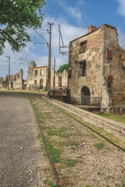 Fransa 'nın Oradour-sur-Glane kentinin eski rünleri.