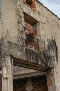 Fransa 'nın Oradour-sur-Glane kentinin eski rünleri.