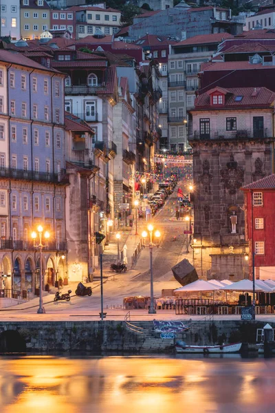 ポルトガルのポルトにある美しい通りと建築 — ストック写真
