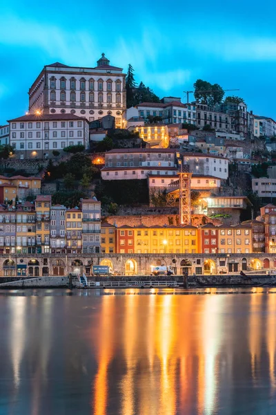 ポルトガルのポルトにある美しい通りと建築 — ストック写真