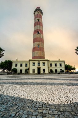 Farol de Aveiro. Portekiz, Aveiro sahilindeki deniz feneri..