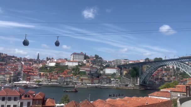 Übersicht Von Gaia Und Porto Mit Den Seilbahnen Und Booten — Stockvideo