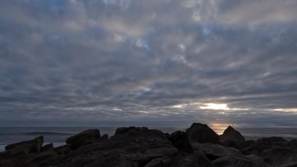 Timelapse Pochmurny Wieczór Wybrzeżu Villa Nova Gaia Portugalia — Wideo stockowe