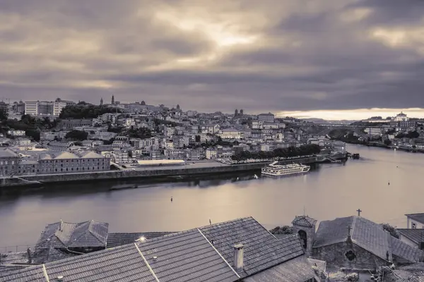 Bewolkte Ochtend Rivier Douro Porto Portugal — Stockfoto