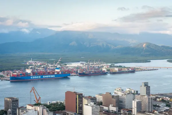 Teherhajók Santos Kikötőjében Brazíliában 2024 Április Stock Fotó