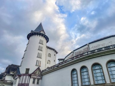 Quitandinha Sarayı, Petropolis, Rio de Janeiro, Brezilya 'daki tarihi bina. 30 Mayıs 2024.