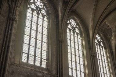 Belçika 'da terk edilmiş bir kilisenin içinde. Urbex.