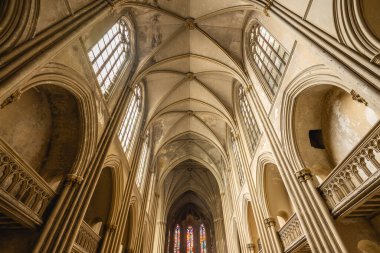 Belçika 'da terk edilmiş bir kilisenin içinde. Urbex.
