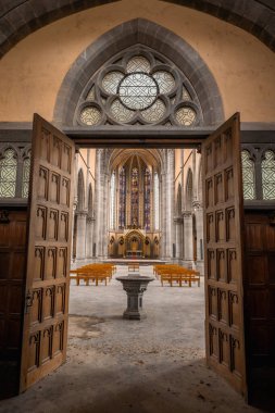 Belçika 'da terk edilmiş bir kilisenin içinde. Urbex.