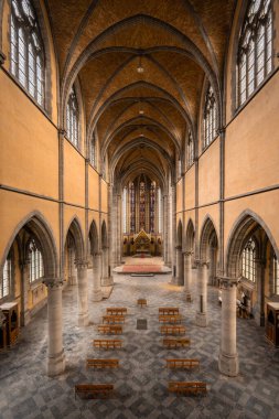 Belçika 'da terk edilmiş bir kilisenin içinde. Urbex.