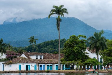 Januari 6, 2025. Paraty, Brezilya. Paraty, Brezilya 'nın Sahil ve Limanı.
