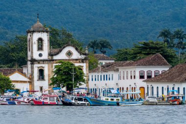 Januari 6, 2025. Paraty, Brezilya. Paraty, Brezilya 'nın Sahil ve Limanı.