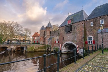 22 Aralık 2024. Amersfoort, Hollanda. Amersfoort, Hollanda 'daki KoppelPoort.