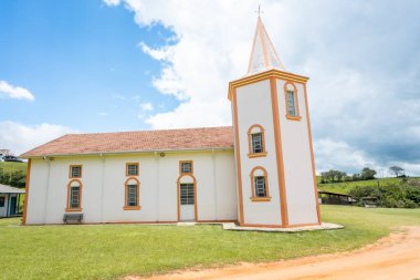 Brezilya, Cunha dağlarında eski güzel bir kilise..
