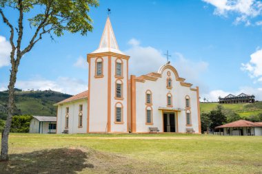 Brezilya, Cunha dağlarında eski güzel bir kilise..