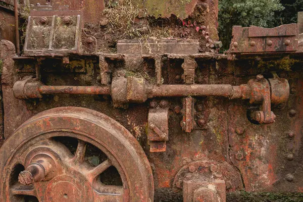 10 Mart 2025. Santo Andre SP Brezilya 'da terk edilmiş bir İngiliz tren istasyonu..