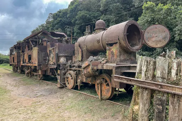 Santo Andre SP Brezilya 'da terk edilmiş bir İngiliz tren istasyonu. 10 Mart 2025.