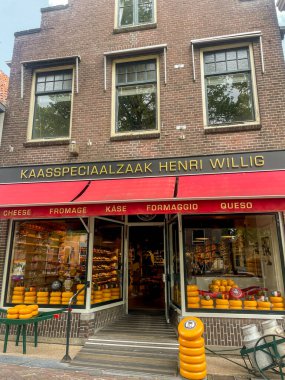 Hollanda, Edam 'da peynir dükkanı Henri Willig. 16 Haziran 2025.