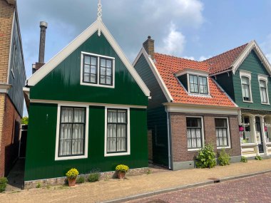 Zaanse Schans, Hollanda 'da geleneksel evler. 9 Haziran 2025.
