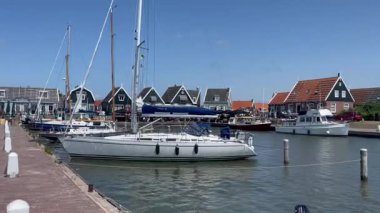 Marken Limanı, Hollanda 'da. 15 Haziran 2025