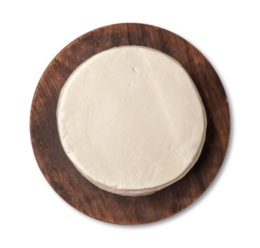 Minas Gerais, Brezilya 'dan taze Canastra peyniri beyaz arka planda izole edilmiş..