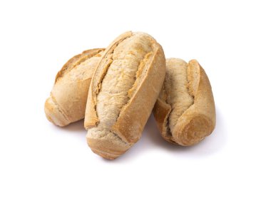 Beyaz arka planda tam Fransız ekmeği, tuzlu ekmek veya pistolet izole edilmiş..