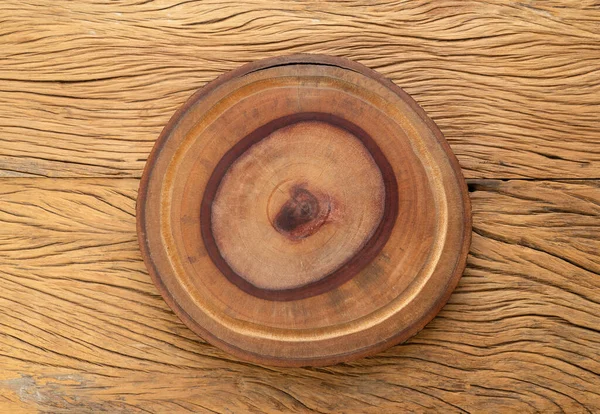 Pusta Drewniana Deska Nad Drewnianym Stołem Przestrzenią Kopiowania — Zdjęcie stockowe