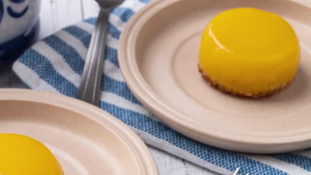 五芒星 传统鸡蛋和椰子巴西甜食 — 图库视频影像