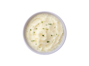 Beyaz arka planda izole bir kasede patates püresi..