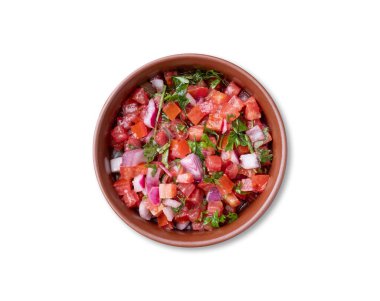 Vinagrete, tipik Brezilya sosu domates, soğan, sirke, zeytinyağı ve beyaz arka planda izole edilmiş maydanoz..