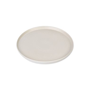 izole beyaz arka plan üzerinde beyaz seramik tabak.