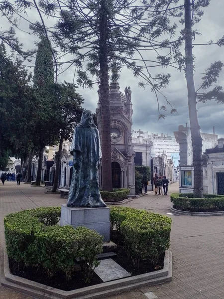 Buenos Aires City Buenos Aires Argentina 双语新闻 雷科莱塔铜像的近景 安放在雷科莱塔公墓的中央 — 图库照片