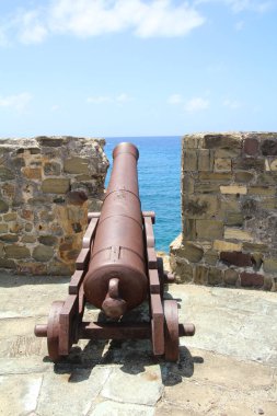 Toplar yüzlerce yıldır savaş için kullanılıyordu. Birkaç yüzyıl boyunca, günlerinin kitle imha silahlarıydılar..