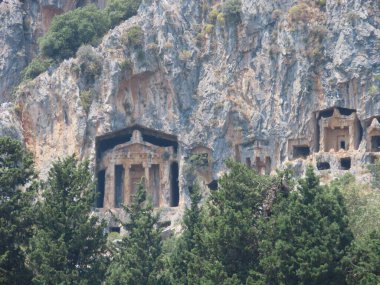 Lycian kaya mezarları, Kaunos, Dalyan Delta, Türk Ege, Türkiye 'deki kayalıklardaki mezar yerleri