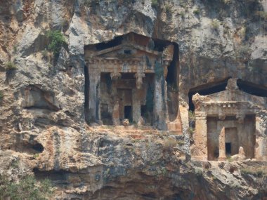 Lycian kaya mezarları, Kaunos, Dalyan Delta, Türk Ege, Türkiye 'deki kayalıklardaki mezar yerleri